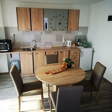 Apartman Borna Оточац Екстер'єр фото