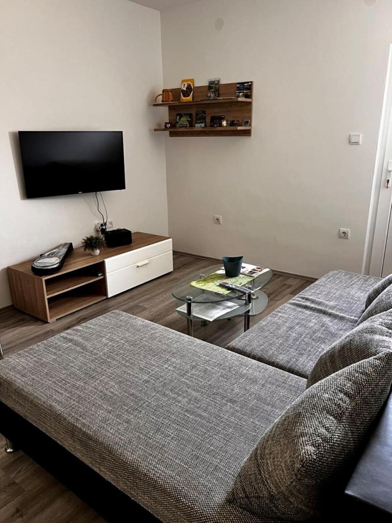 Apartman Borna Оточац Екстер'єр фото